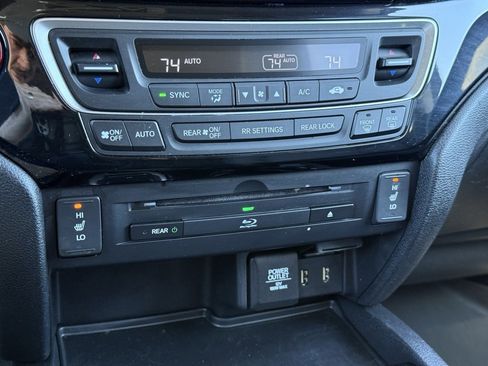 Used 2017 Honda Pilot Touring image 34