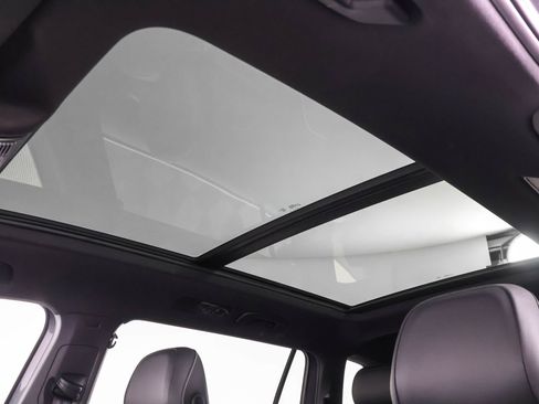 Used 2024 Volkswagen Tiguan SEL R-Line image 13