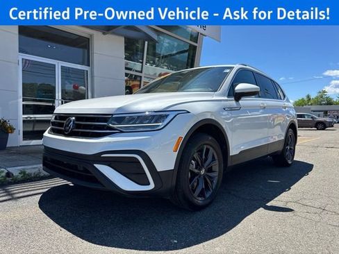 Certified 2023 Volkswagen Tiguan SE w/ Panoramic Sunroof Package AWD/4WD image 2