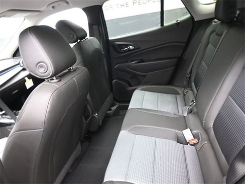 New 2026 Chevrolet Trax LT image 9