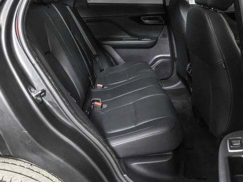 Used 2017 Jaguar F-PACE Premium image 40
