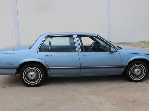 Used 1990 Buick Le Sabre Custom FWD image 21