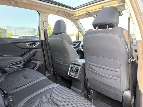 Used 2023 Subaru Forester Premium AWD/4WD image 17