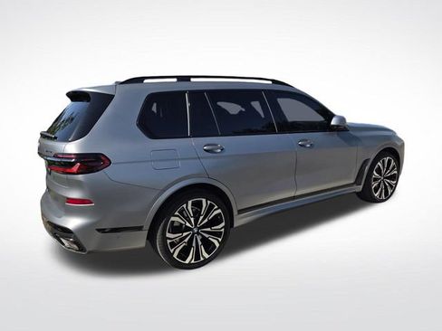 Used 2024 BMW X7 xDrive40i w/ M Sport Package AWD/4WD image 7
