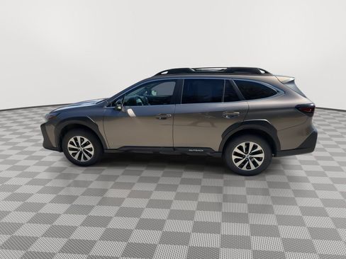 Used 2023 Subaru Outback Premium AWD/4WD image 5