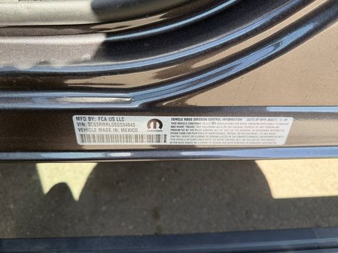 Used 2025 RAM 3500 Limited AWD/4WD image 35