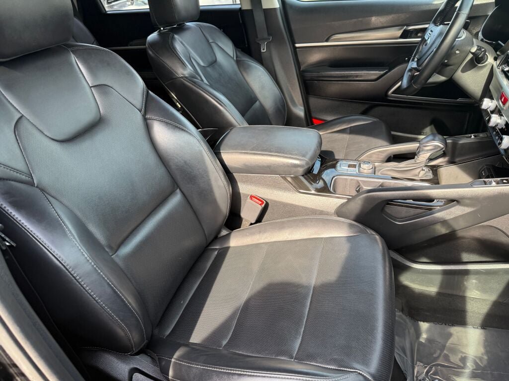 Used 2020 Kia Telluride S AWD/4WD image 32