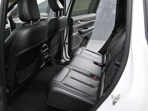 Used 2024 Jeep Grand Cherokee Limited 4xe AWD/4WD image 15