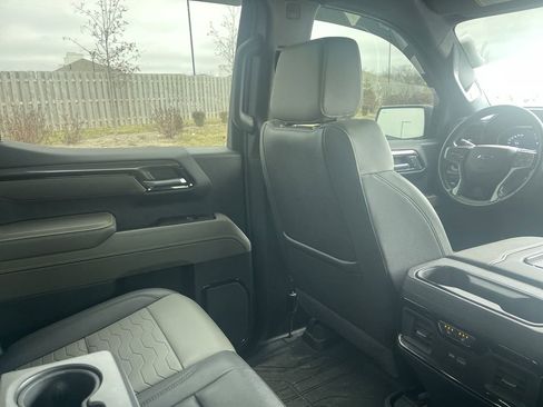 Used 2022 Chevrolet Silverado 1500 ZR2 w/ Technology Package image 31