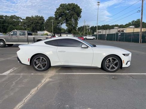 Used 2025 Ford Mustang Coupe RWD image 8
