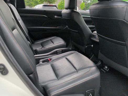 Used 2018 Toyota Highlander Limited Platinum AWD/4WD image 20