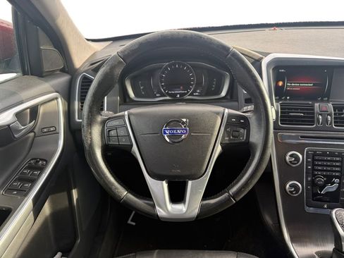 Used 2016 Volvo XC60 T5 Premier image 4