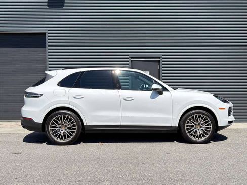 Certified 2023 Porsche Cayenne Platinum Edition AWD/4WD image 22
