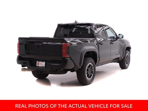 Certified 2025 Toyota Tacoma TRD Off-Road image 2