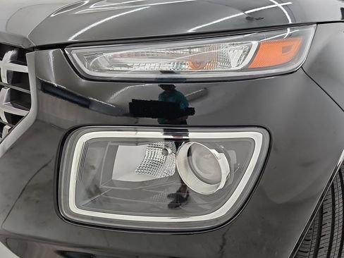 Used 2024 Hyundai Venue SEL FWD image 37