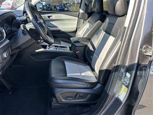 Certified 2022 Ford Explorer XLT w/ Equipment Group 202A image 34