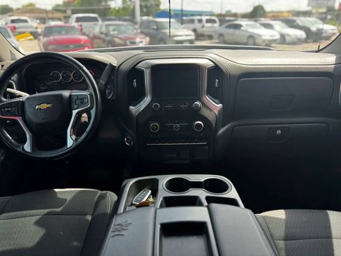 Used 2019 Chevrolet Silverado 1500 LT w/ Convenience Package AWD/4WD image 16