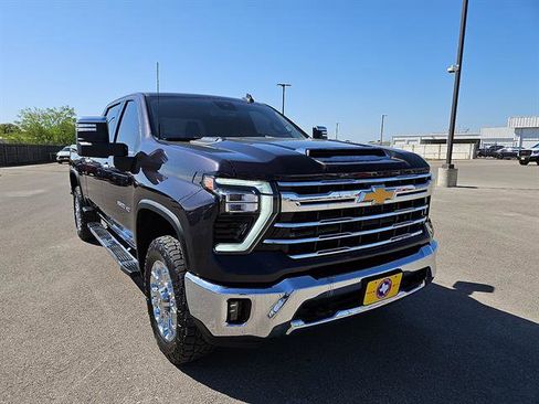 Used 2024 Chevrolet Silverado 2500 LTZ w/ LTZ Convenience Package image 7