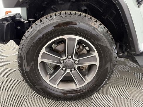 Used 2023 Jeep Wrangler Unlimited Sahara w/ LED Lighting Group AWD/4WD image 13