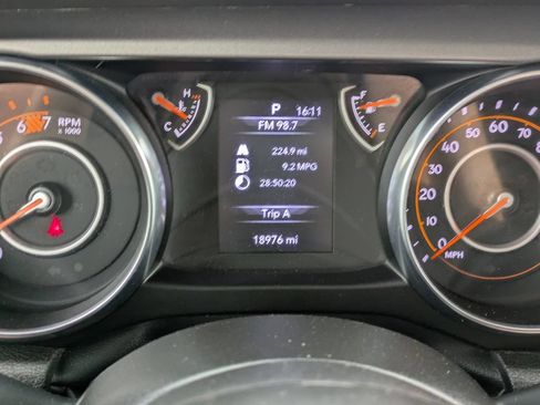 Used 2023 Jeep Wrangler Unlimited Sport AWD/4WD image 26