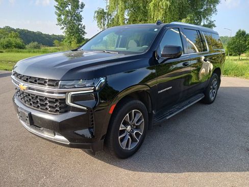 Used 2023 Chevrolet Suburban LS w/ Driver Alert Package AWD/4WD image 2
