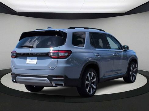 Used 2025 Honda Pilot Elite image 8