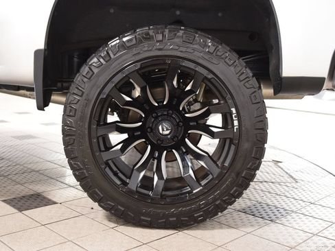 Used 2019 Chevrolet Silverado 1500 LTZ w/ LTZ Premium Package AWD/4WD image 28