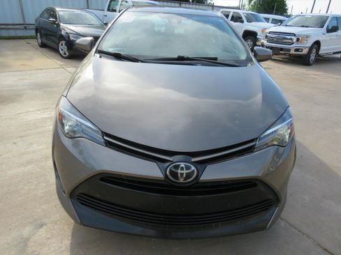 Used 2019 Toyota Corolla LE image 2