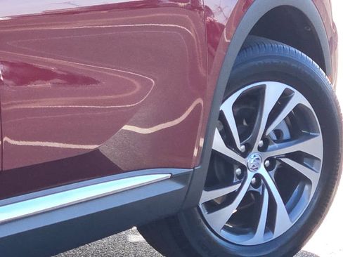 Used 2023 Buick Envision Essence image 12