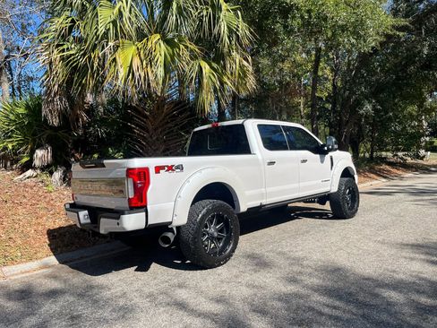Used 2017 Ford F350 Platinum w/ Platinum Ultimate Package image 7