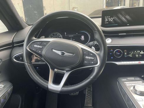 Used 2025 Genesis GV70 3.5T Sport w/ Sport Advanced Package image 14