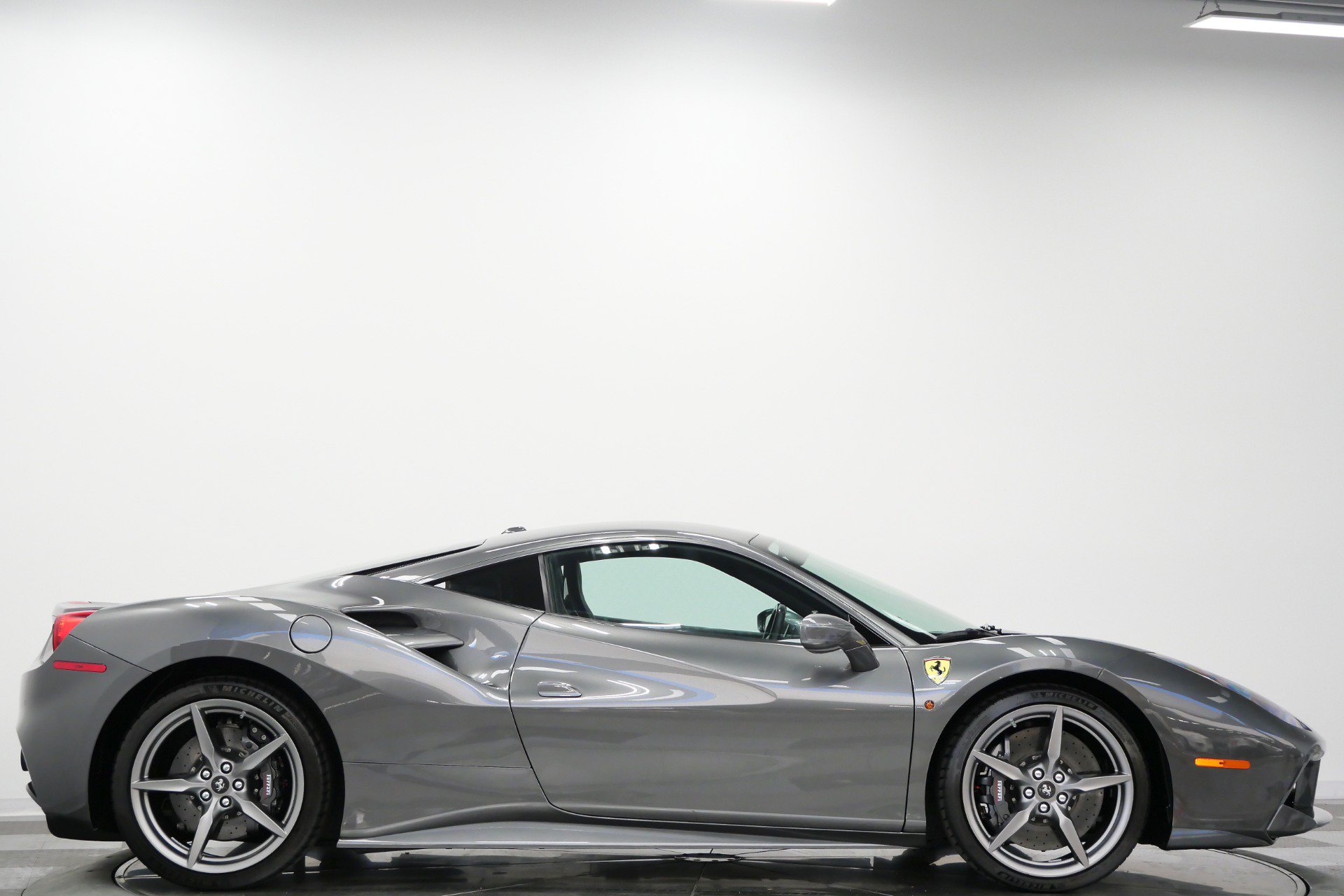 Used 2019 Ferrari 488 GTB RWD image 61