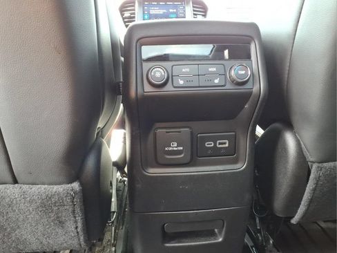 Used 2023 GMC Acadia AT4 w/ Technology Package AWD/4WD image 8