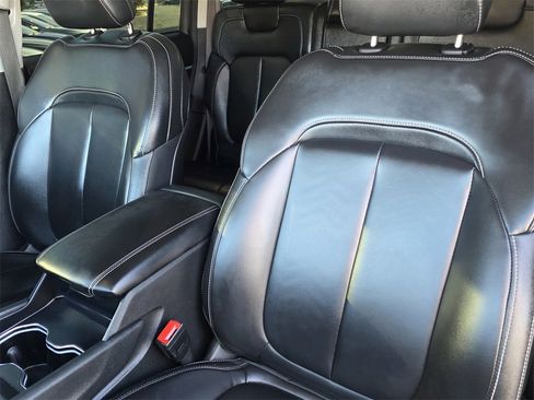 Used 2023 Jeep Grand Cherokee Limited image 12