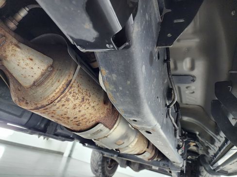 Used 2022 Ford F350 Lariat w/ Tremor Off-Road Package image 31