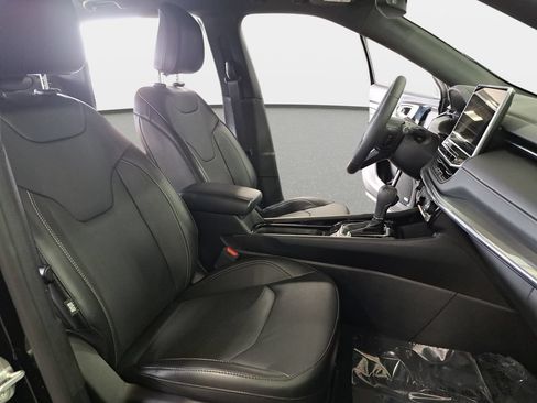 Certified 2023 Jeep Compass High Altitude AWD/4WD image 10