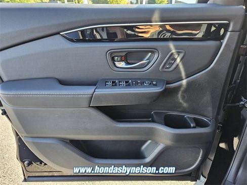 New 2025 Honda Pilot Touring image 14