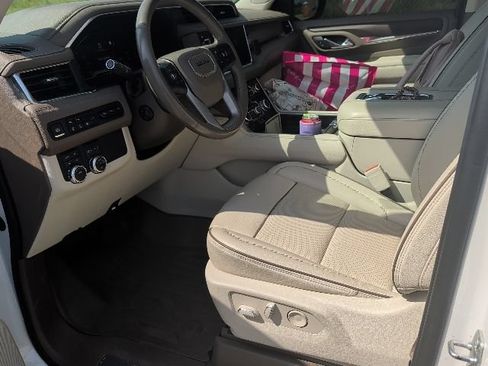 Used 2022 GMC Yukon XL Denali AWD/4WD image 12