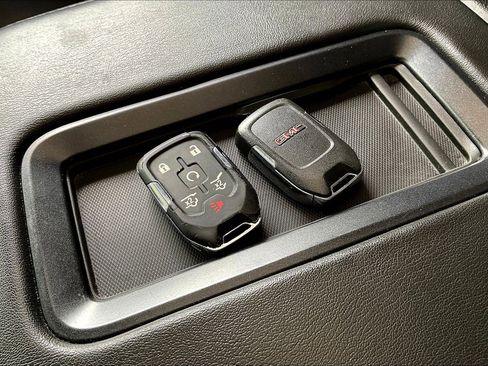 Used 2020 GMC Yukon SLT AWD/4WD image 34