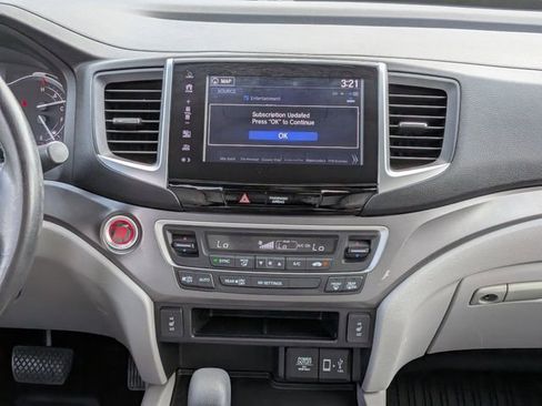 Used 2018 Honda Ridgeline RTL-T image 16