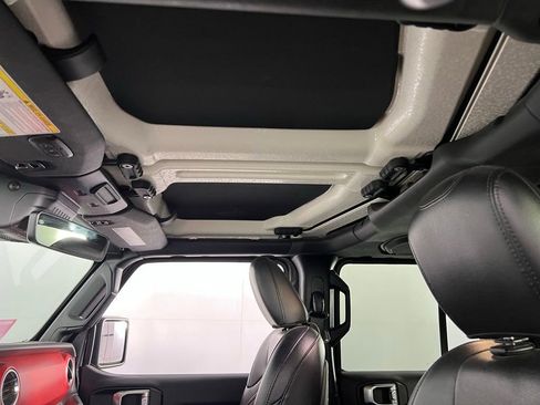 Used 2021 Jeep Gladiator Rubicon image 25