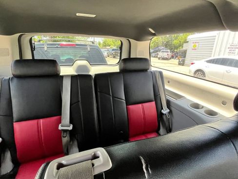 Used 2014 GMC Yukon XL SLT RWD image 16