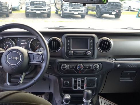 Used 2018 Jeep Wrangler Unlimited Sport S AWD/4WD image 17