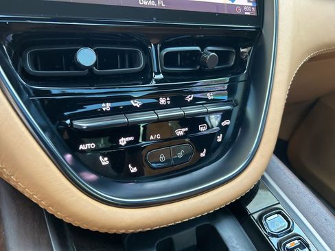Used 2021 Aston Martin DBX AWD/4WD image 54