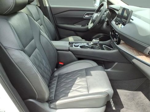 Certified 2026 Nissan Rogue Platinum w/ Platinum Premium Package AWD/4WD image 19