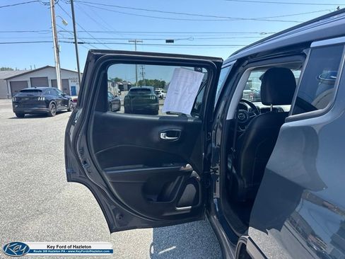 Used 2018 Jeep Compass Limited w/ Trailer Tow Group AWD/4WD image 28