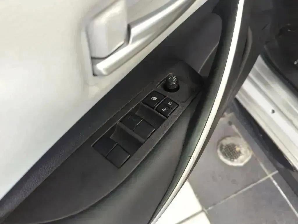Used 2024 Toyota Corolla SE FWD image 53