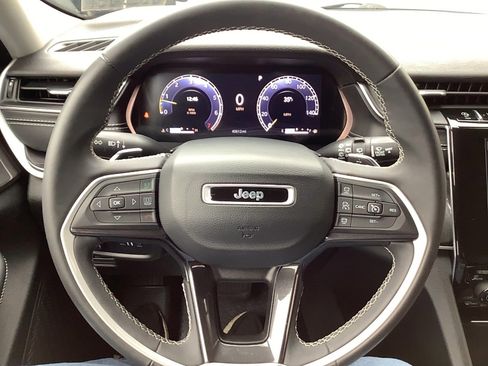 Certified 2023 Jeep Grand Cherokee Laredo w/ Trailer Tow Prep Group (B) image 12