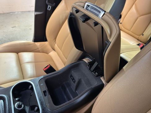 Used 2014 Porsche Cayenne image 21