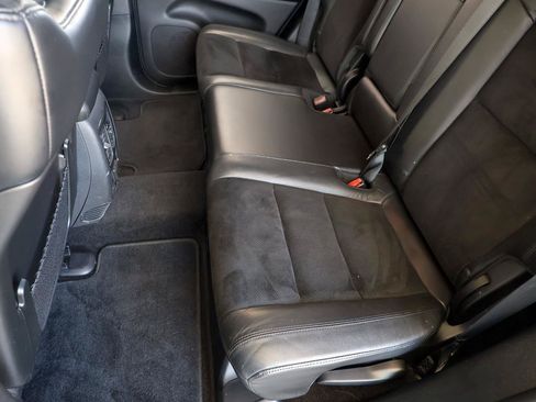 Used 2018 Jeep Grand Cherokee Altitude RWD image 23